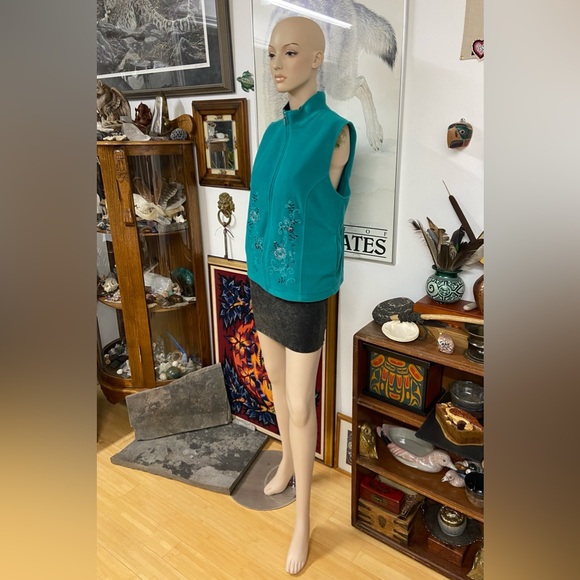 Turquoise Fleece Zip-up Vest with Embroidered Detail - Picture 8 of 11